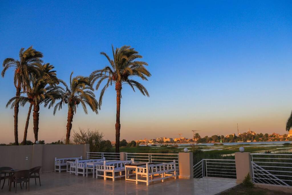 Royal Nile Villa - Nile View Apartment 1 樂蜀 外观 照片